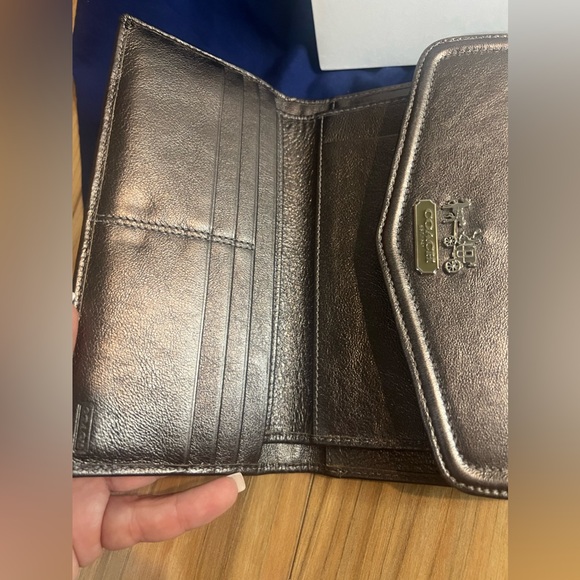 ***SOLD*** Coach Wallet and box - Picture 3 of 11